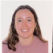 English babysitter para niños de primaria en Santander. Combino cuidado responsable con enseñanza de inglés de forma divertida.